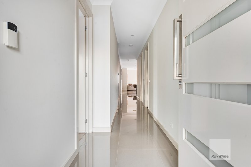 Photo - 5 Padova Drive, Greenvale VIC 3059 - Image 3