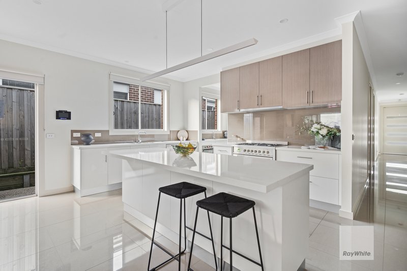Photo - 5 Padova Drive, Greenvale VIC 3059 - Image 9