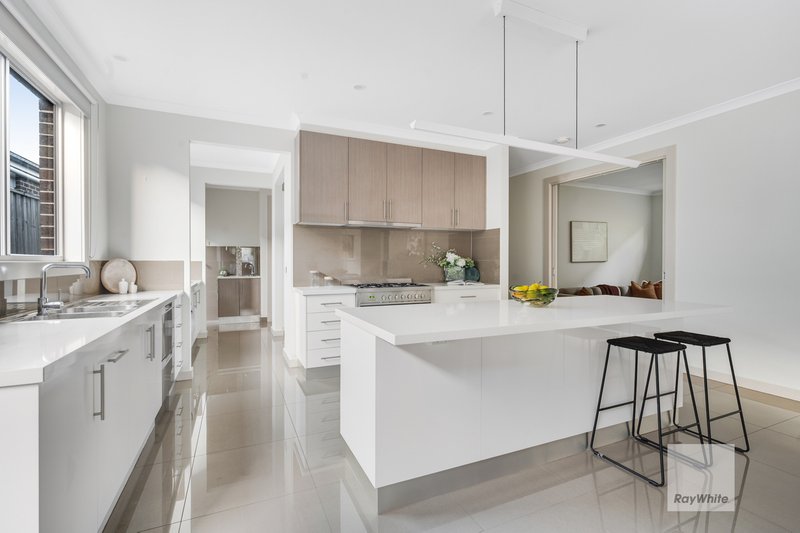 Photo - 5 Padova Drive, Greenvale VIC 3059 - Image 10