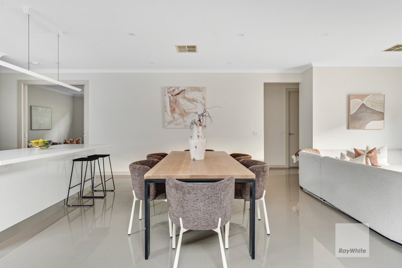 Photo - 5 Padova Drive, Greenvale VIC 3059 - Image 11