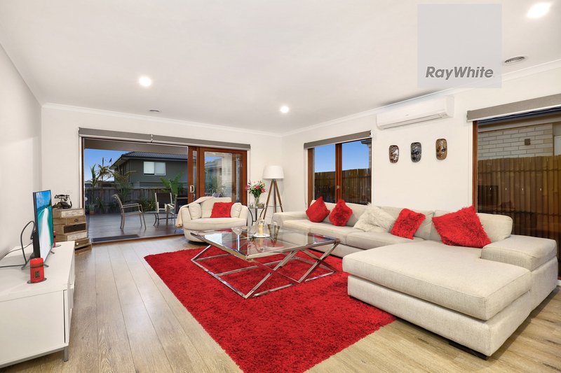 Photo - 5 Palermo Street, Greenvale VIC 3059 - Image 2