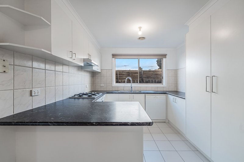 Photo - 5 Palmer Court, Roxburgh Park VIC 3064 - Image 6