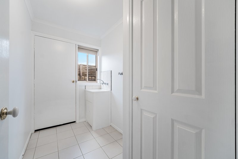 Photo - 5 Palmer Court, Roxburgh Park VIC 3064 - Image 13