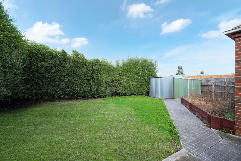 Photo - 5 Palmer Court, Roxburgh Park VIC 3064 - Image 15