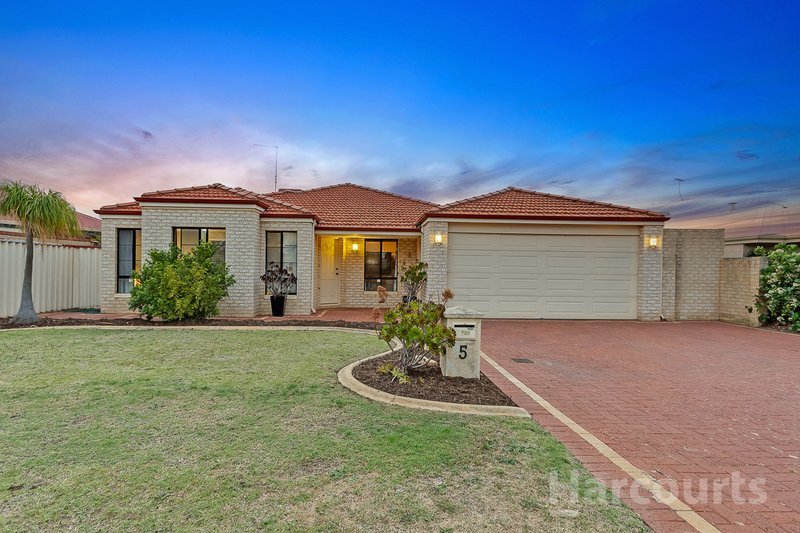 5 Palmerston Crescent, Tapping WA 6065