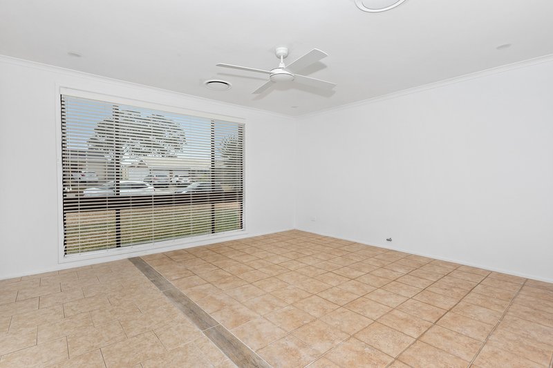 Photo - 5 Pam Green Place, Doonside NSW 2767 - Image 3