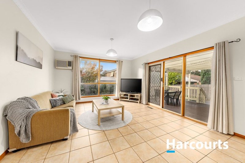 Photo - 5 Paperbark Place, Knoxfield VIC 3180 - Image 2