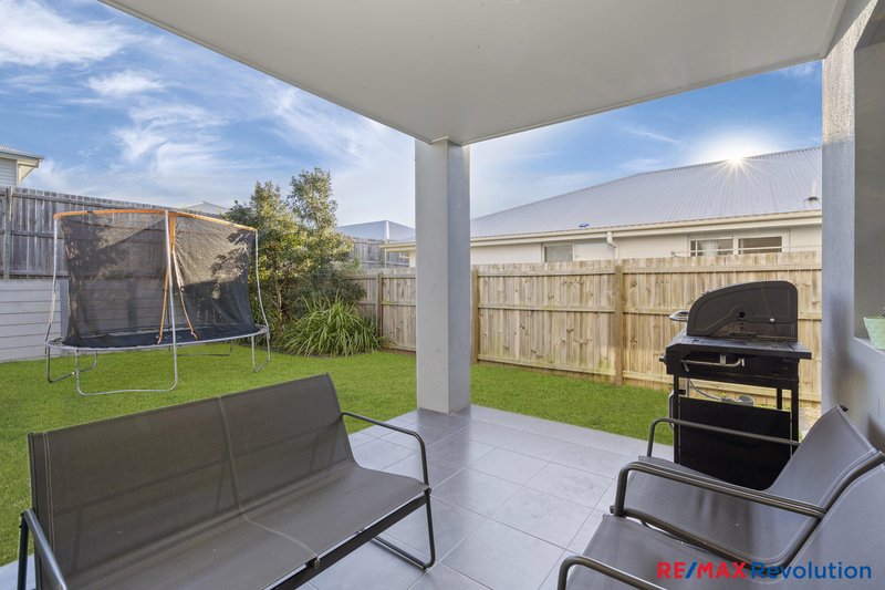 Photo - 5 Paradise Street, Yarrabilba QLD 4207 - Image 13