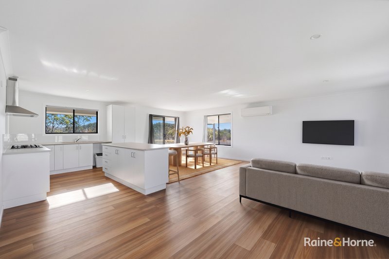 Photo - 5 Parkes Drive, Tenterfield NSW 2372 - Image 3