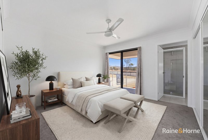 Photo - 5 Parkes Drive, Tenterfield NSW 2372 - Image 8