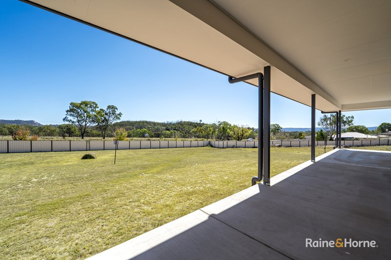 Photo - 5 Parkes Drive, Tenterfield NSW 2372 - Image 12