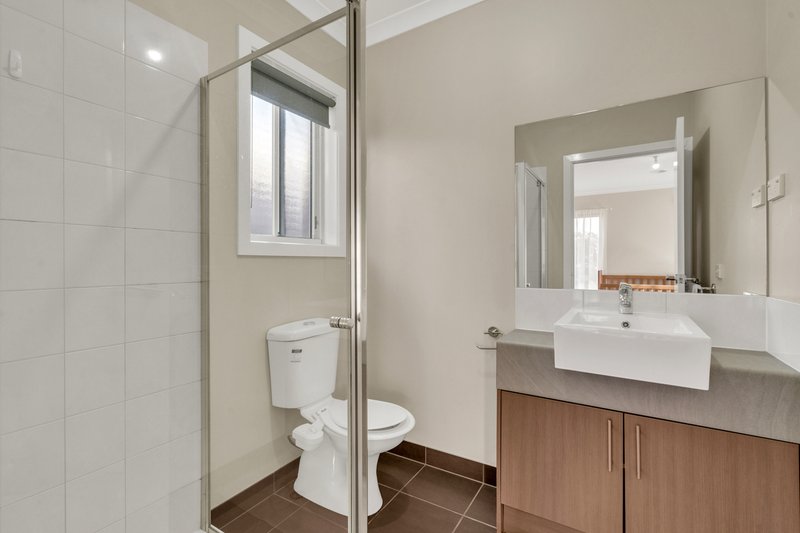 Photo - 5 Parkhaven Street, Craigieburn VIC 3064 - Image 10