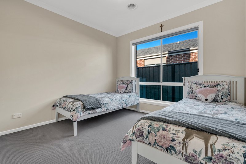 Photo - 5 Parkhaven Street, Craigieburn VIC 3064 - Image 11