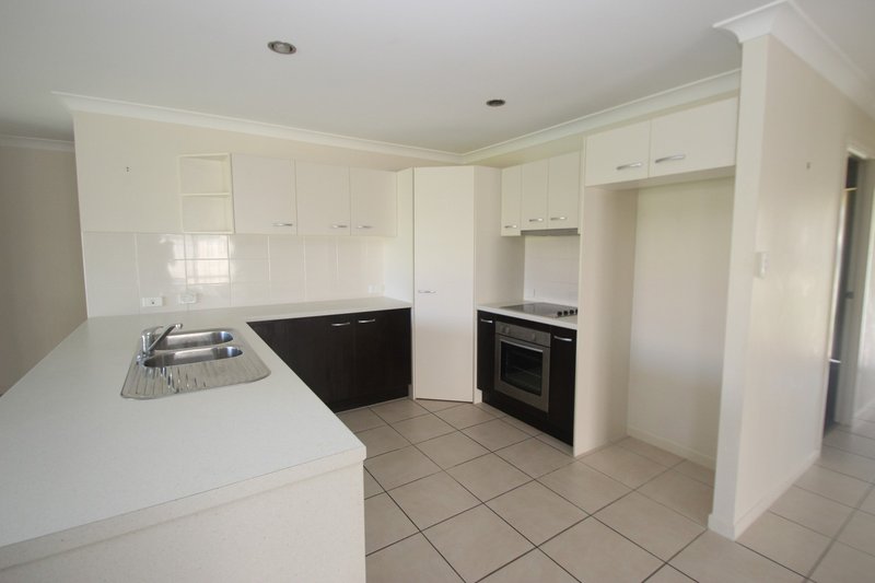 Photo - 5 Parkhill Avenue, Wondunna QLD 4655 - Image 2