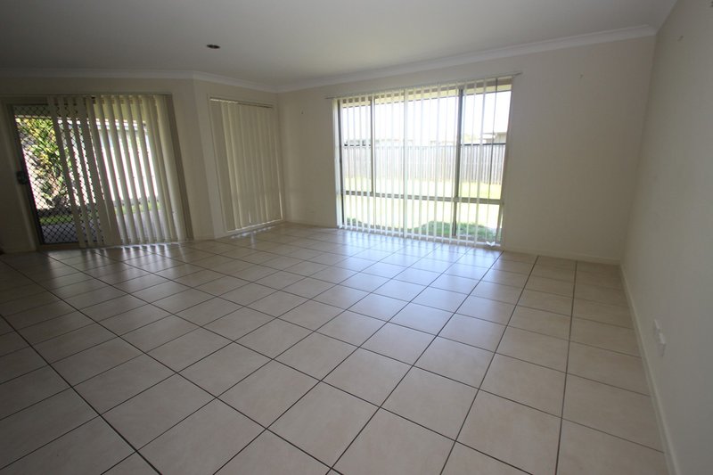 Photo - 5 Parkhill Avenue, Wondunna QLD 4655 - Image 4