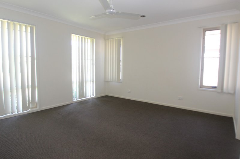 Photo - 5 Parkhill Avenue, Wondunna QLD 4655 - Image 7