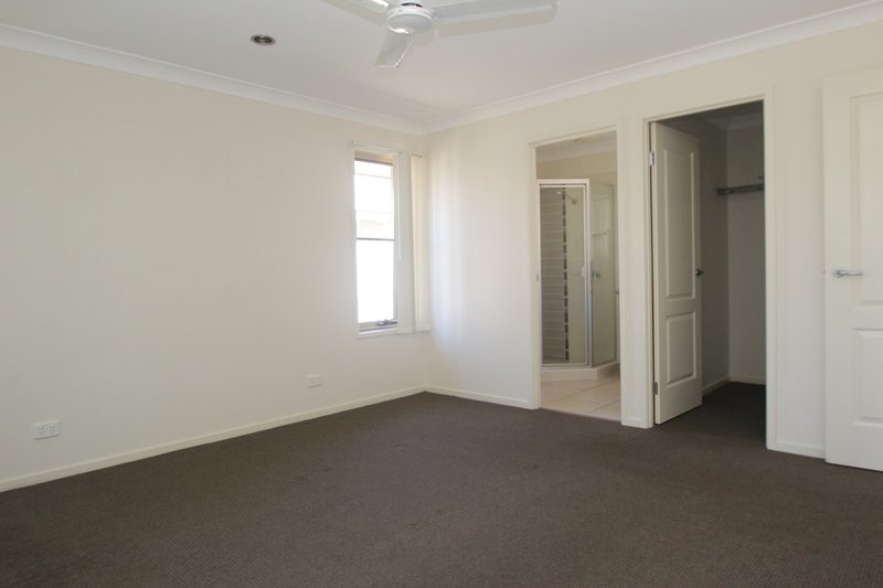 Photo - 5 Parkhill Avenue, Wondunna QLD 4655 - Image 8