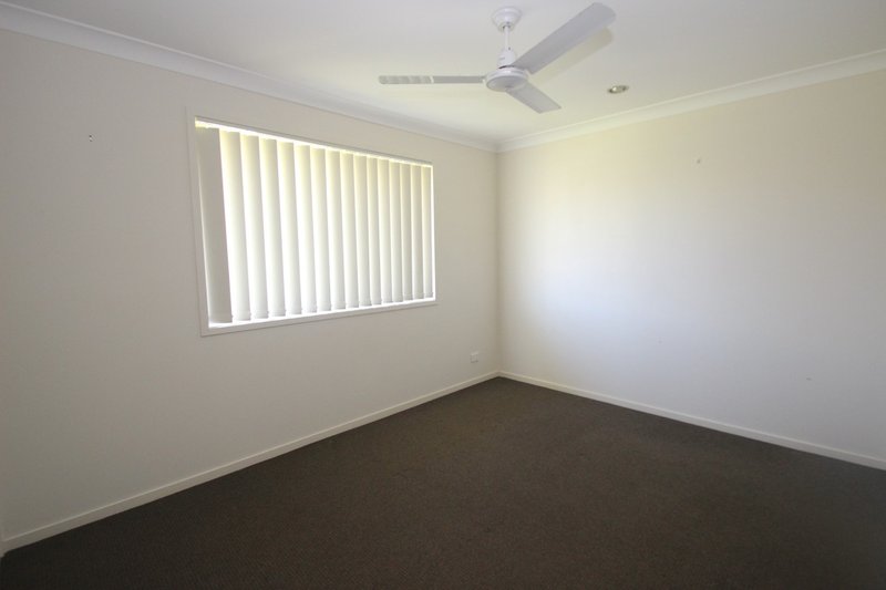 Photo - 5 Parkhill Avenue, Wondunna QLD 4655 - Image 11