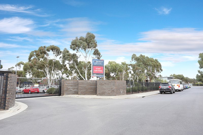 Photo - 5 Parkinson Way, Roxburgh Park VIC 3064 - Image 10