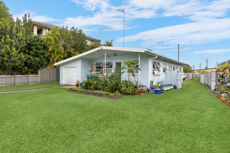 Photo - 5 Parry Street, Tweed Heads South NSW 2486 - Image 2