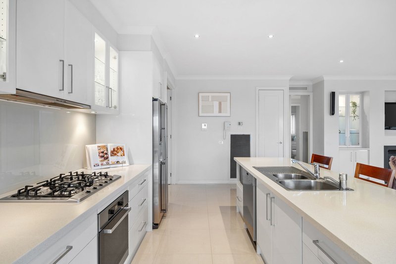 Photo - 5 Partridge Court, Berwick VIC 3806 - Image 5