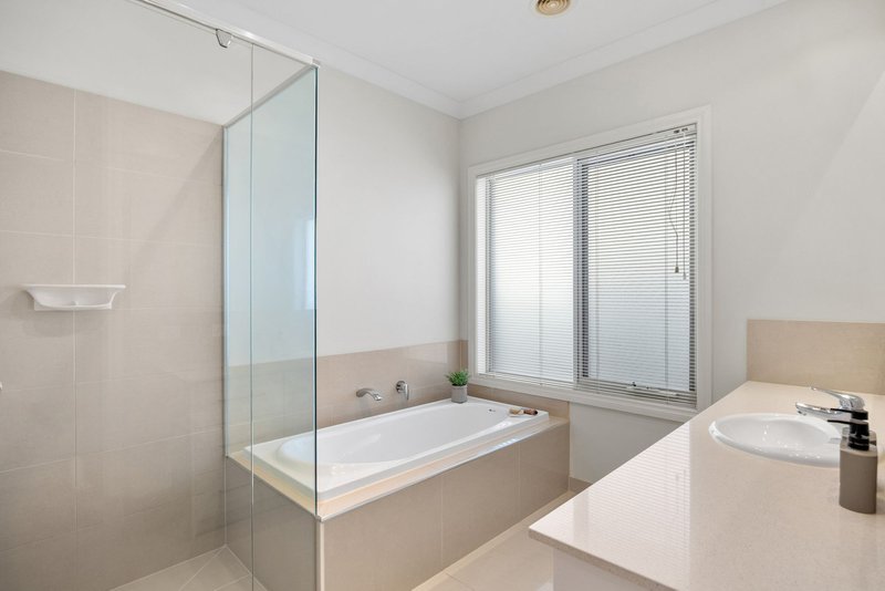 Photo - 5 Partridge Court, Berwick VIC 3806 - Image 14