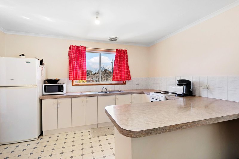 Photo - 5 Paul Coe Crescent, Ngunnawal ACT 2913 - Image 6