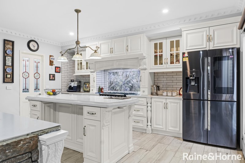 Photo - 5 Paul Harris Drive, Melton West VIC 3337 - Image 3