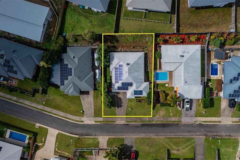 Photo - 5 Pearl Street, Cannonvale QLD 4802 - Image 3