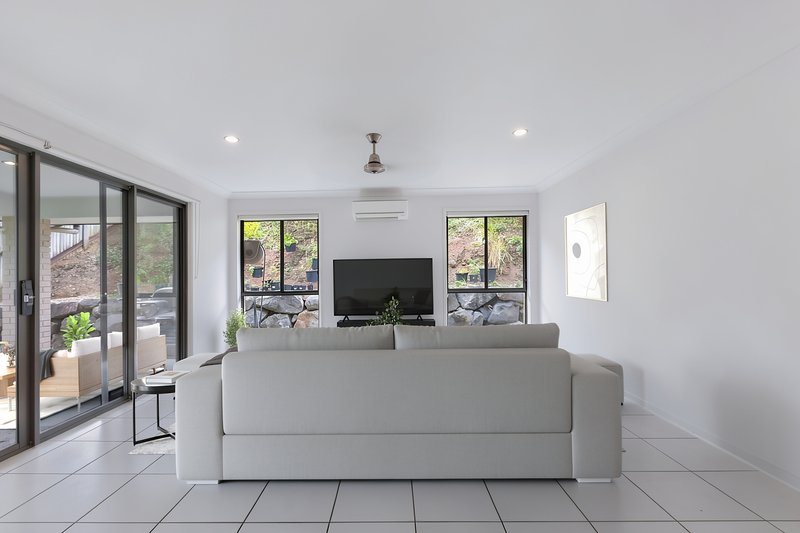 Photo - 5 Pearl Street, Cannonvale QLD 4802 - Image 5