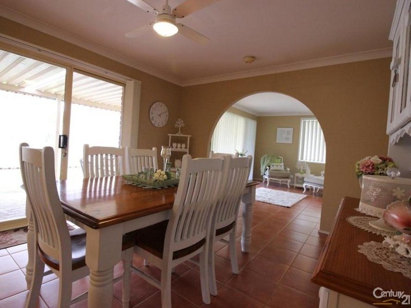 Photo - 5 Peatmoss Drive, Cameron Park NSW 2285 - Image 5