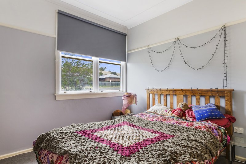 Photo - 5 Peel Street, Tamworth NSW 2340 - Image 4