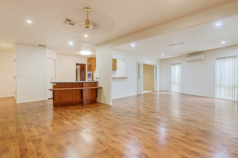 Photo - 5 Pegler Avenue, Mildura VIC 3500 - Image 3