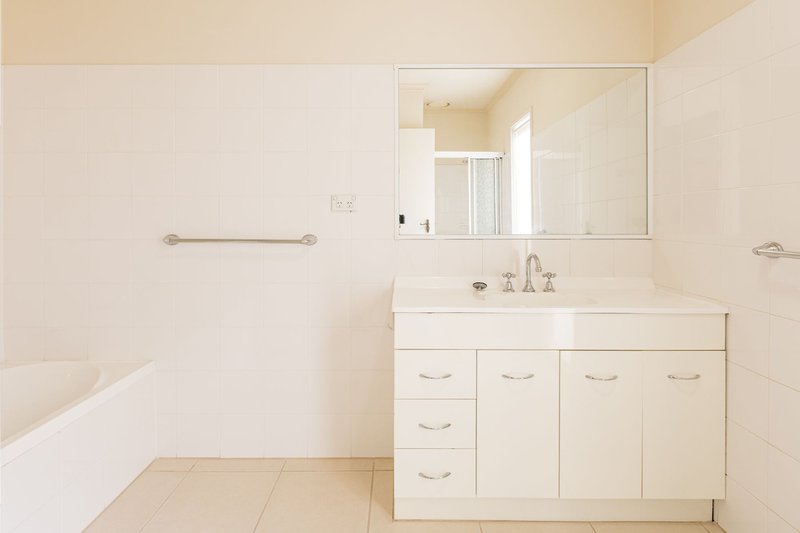 Photo - 5 Pegler Avenue, Mildura VIC 3500 - Image 7