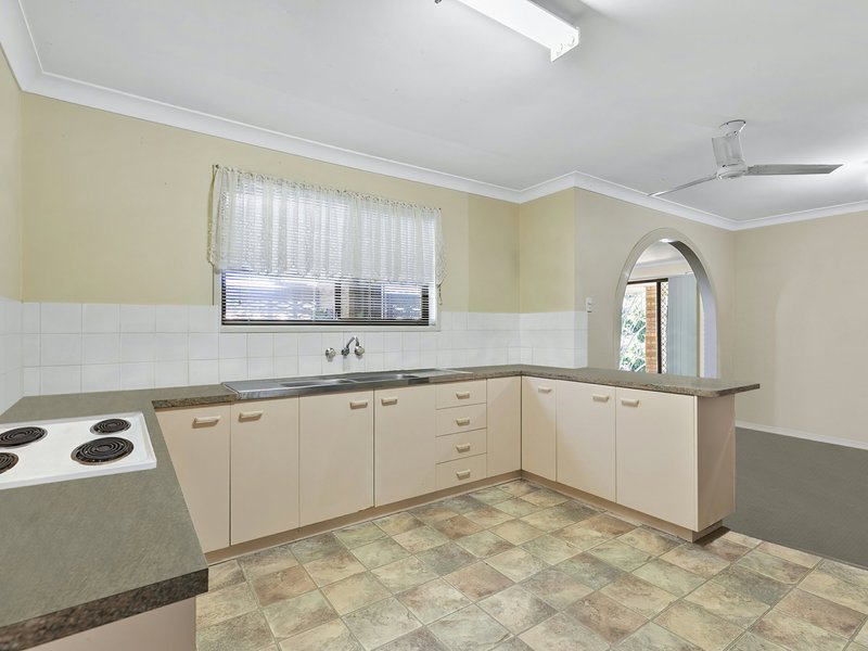 Photo - 5 Penguin Street, Bongaree QLD 4507 - Image 5