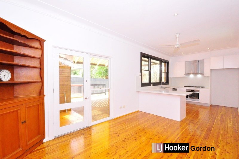 Photo - 5 Penrhyn Ave , Pymble NSW 2073 - Image 6