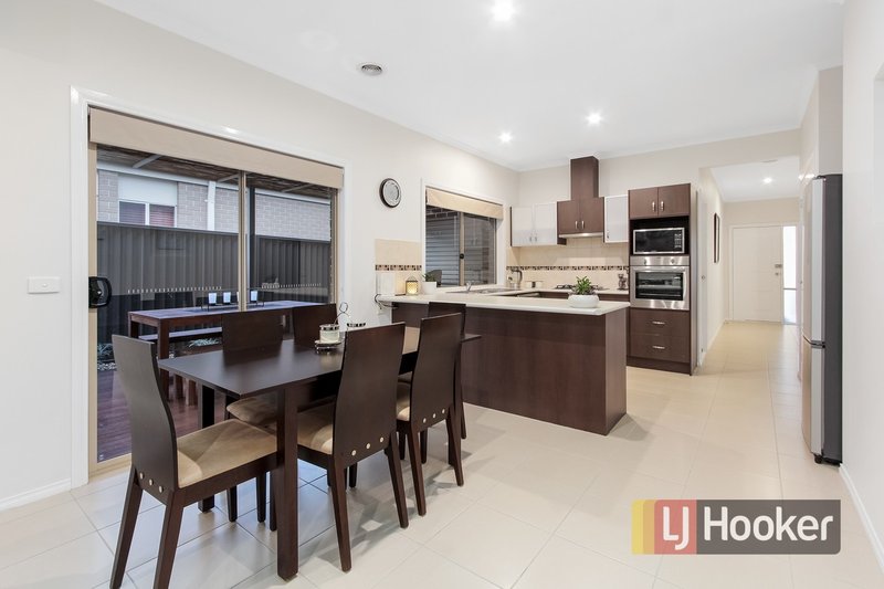 Photo - 5 Perry Court, Pakenham VIC 3810 - Image 5