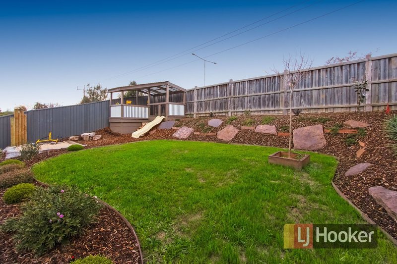 Photo - 5 Perry Court, Pakenham VIC 3810 - Image 6