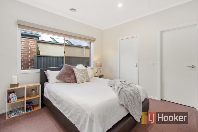 Photo - 5 Perry Court, Pakenham VIC 3810 - Image 11