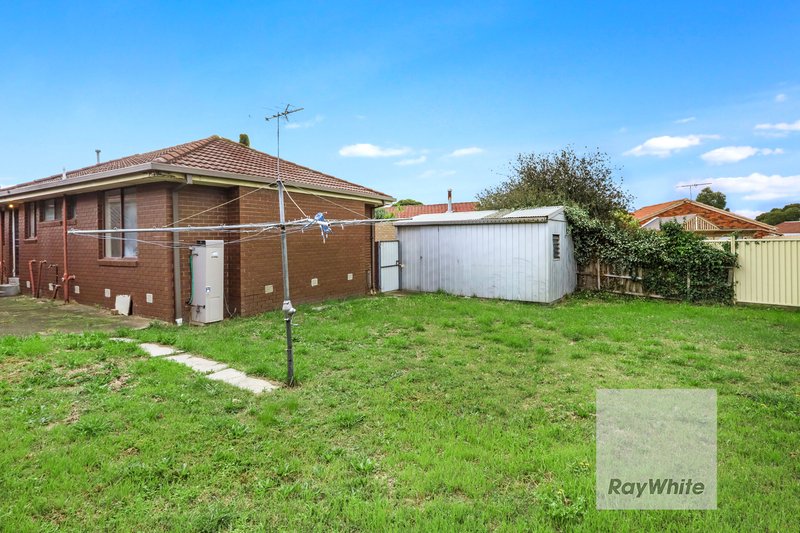 Photo - 5 Pershore Court, Westmeadows VIC 3049 - Image 11