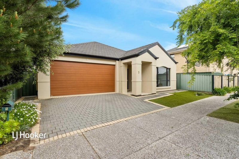 5 Phillipson Circuit, Mawson Lakes SA 5095