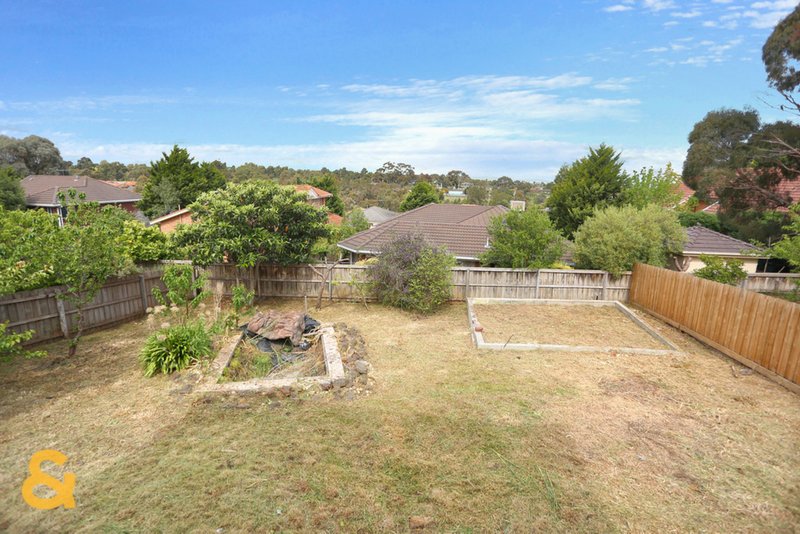 Photo - 5 Pickersgill Crescent, Roxburgh Park VIC 3064 - Image 11