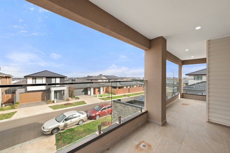 Photo - 5 Pienza Road, Fraser Rise VIC 3336 - Image 14