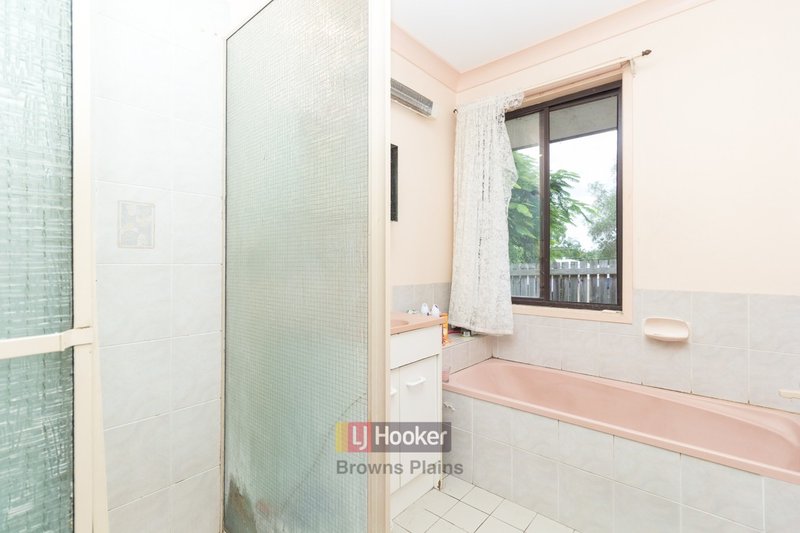 Photo - 5 Pimento Court, Boronia Heights QLD 4124 - Image 5