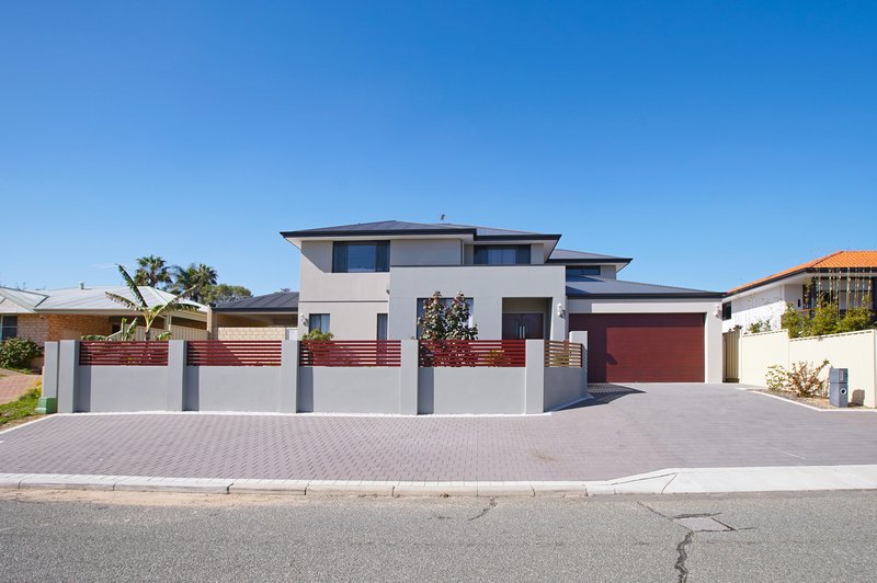 Photo - 5 Pinewood Avenue, Kardinya WA 6163 - Image 1