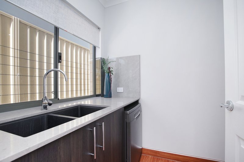 Photo - 5 Pinewood Avenue, Kardinya WA 6163 - Image 13