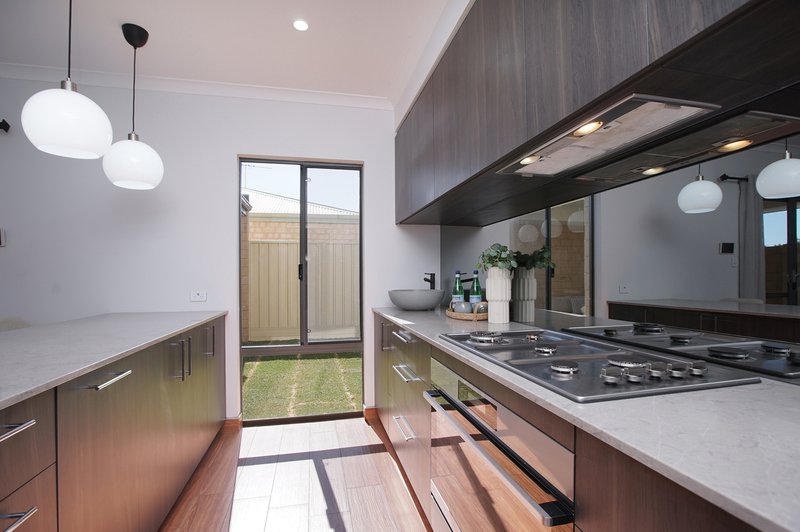 Photo - 5 Pinewood Avenue, Kardinya WA 6163 - Image 16