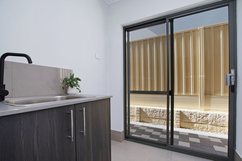 Photo - 5 Pinewood Avenue, Kardinya WA 6163 - Image 32