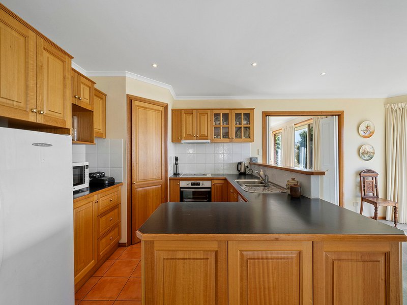 Photo - 5 Pinot Court, Berriedale TAS 7011 - Image 6