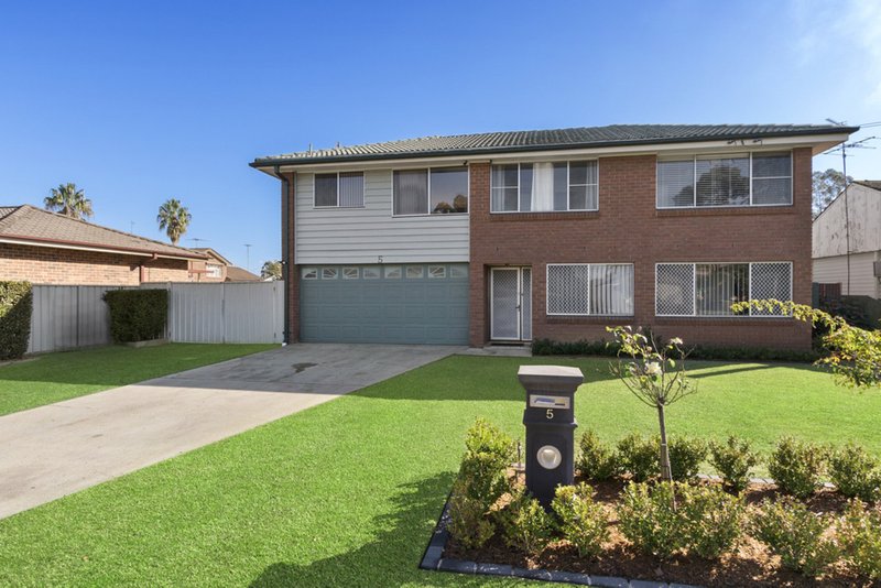 Photo - 5 Plimsoll Street, Mcgraths Hill NSW 2756 - Image 4